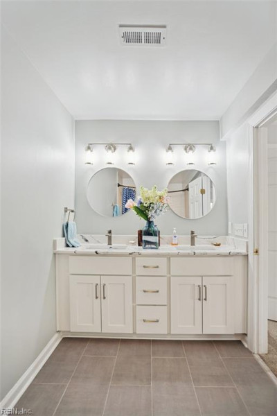 Photo 16 of 44 residential for sale in Portsmouth virginia