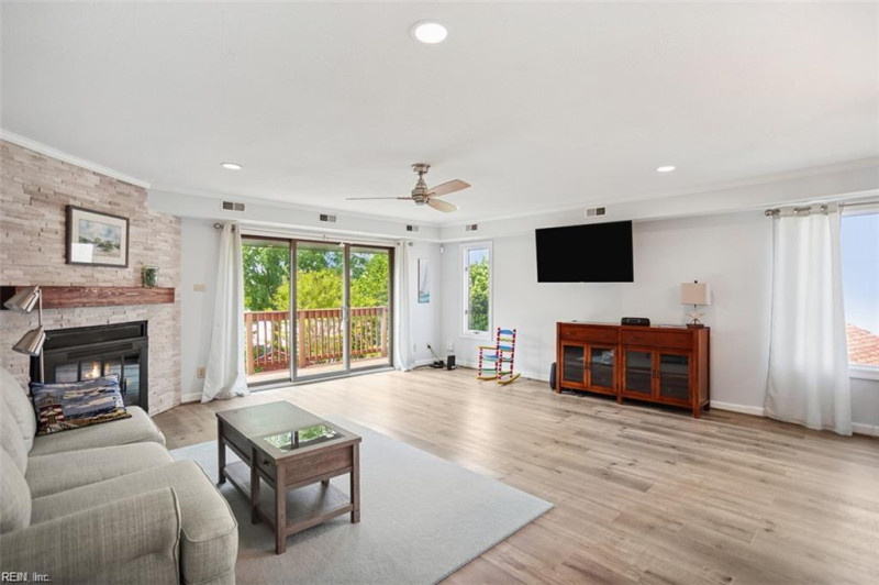 Photo 26 of 44 residential for sale in Portsmouth virginia