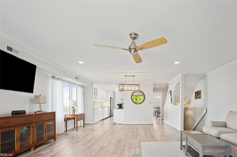 Photo 7 of 44 residential for sale in Portsmouth virginia