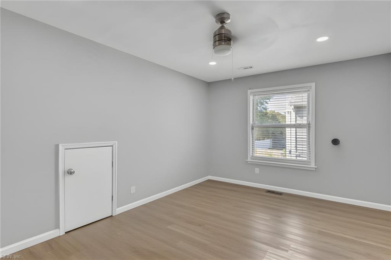 Photo 12 of 20 residential for sale in Virginia Beach virginia