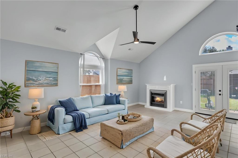 Photo 4 of 20 residential for sale in Virginia Beach virginia