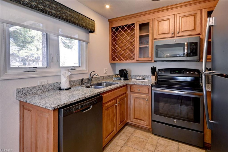 Photo 14 of 50 residential for sale in James City County virginia