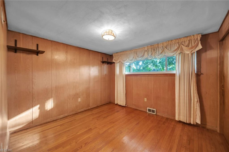 Photo 11 of 50 residential for sale in Virginia Beach virginia