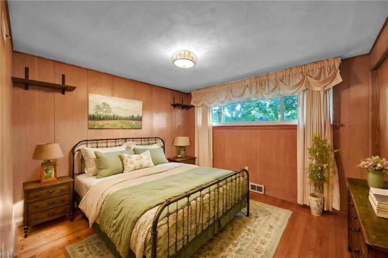 Photo 12 of 50 residential for sale in Virginia Beach virginia