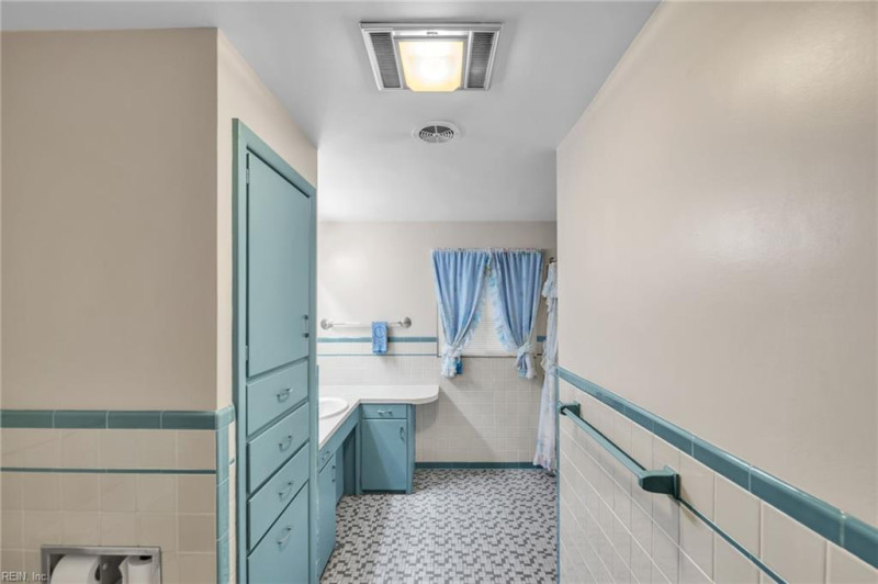 Photo 34 of 50 residential for sale in Virginia Beach virginia