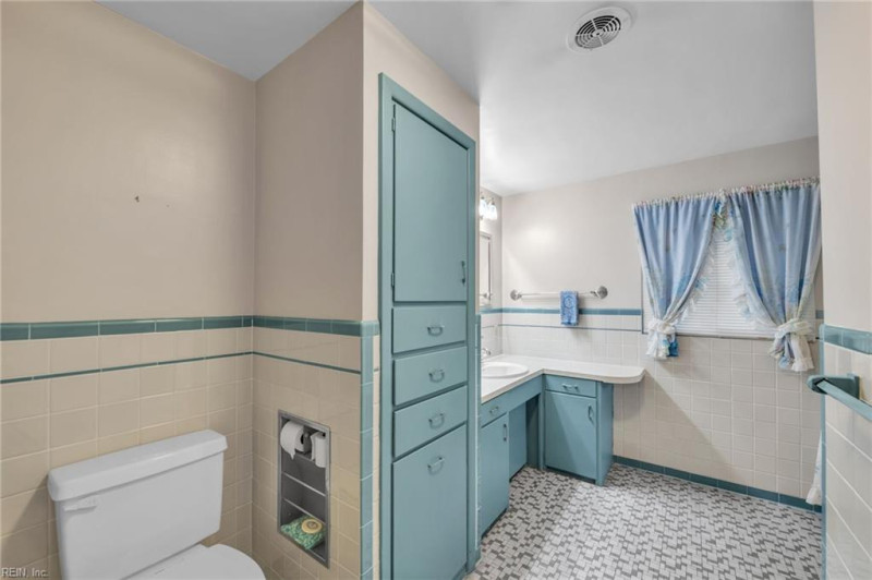 Photo 35 of 50 residential for sale in Virginia Beach virginia