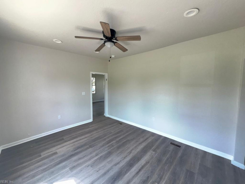 Photo 10 of 18 residential for sale in Portsmouth virginia