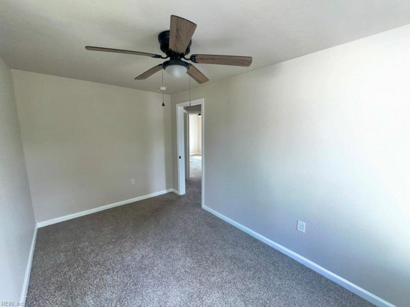 Photo 14 of 18 residential for sale in Portsmouth virginia