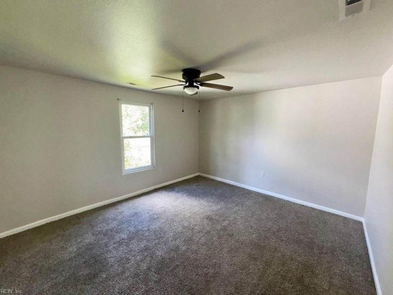 Photo 15 of 18 residential for sale in Portsmouth virginia