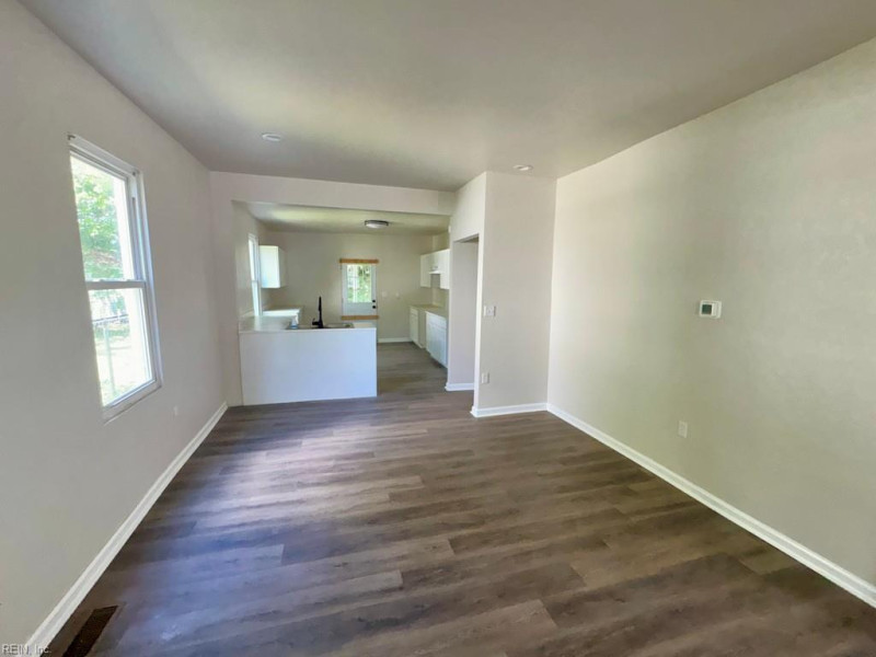 Photo 5 of 18 residential for sale in Portsmouth virginia