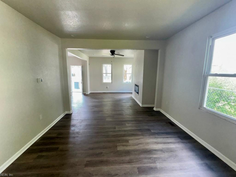 Photo 6 of 18 residential for sale in Portsmouth virginia