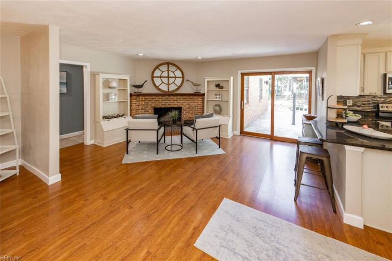 Photo 13 of 43 residential for sale in Virginia Beach virginia