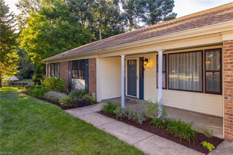 Photo 9 of 43 residential for sale in Virginia Beach virginia