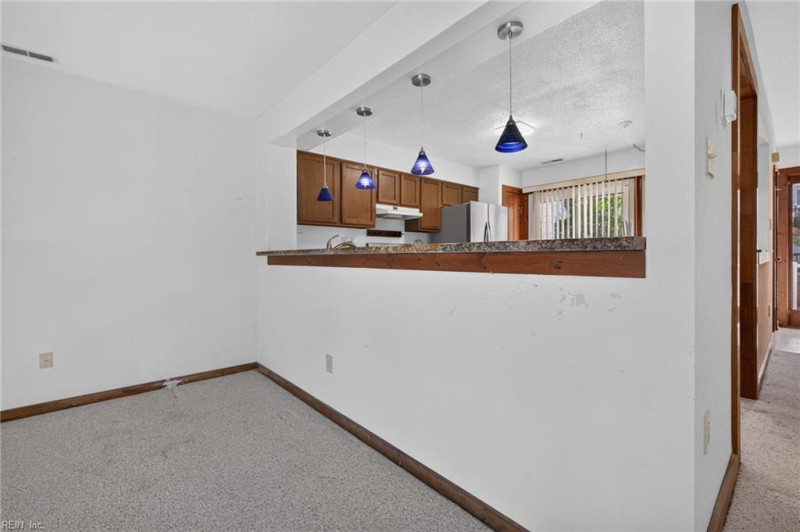 Photo 12 of 34 residential for sale in Virginia Beach virginia