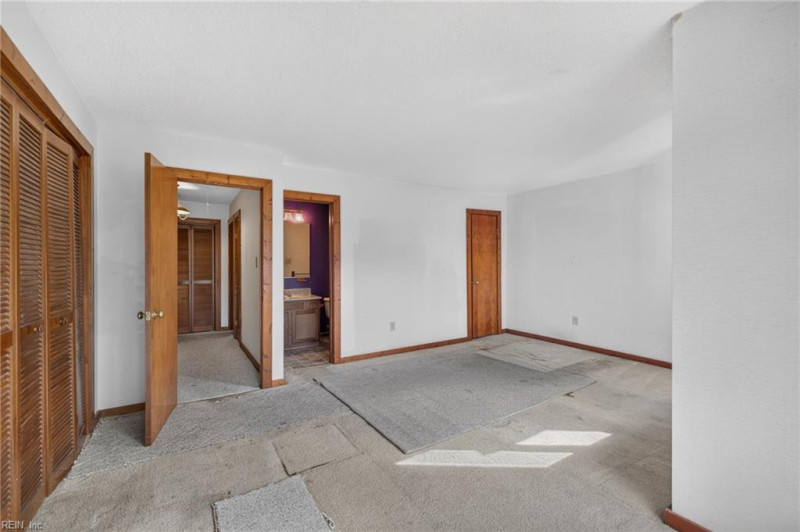 Photo 13 of 34 residential for sale in Virginia Beach virginia