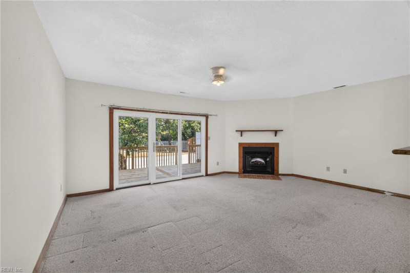 Photo 2 of 34 residential for sale in Virginia Beach virginia
