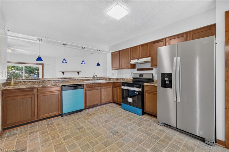 Photo 6 of 34 residential for sale in Virginia Beach virginia