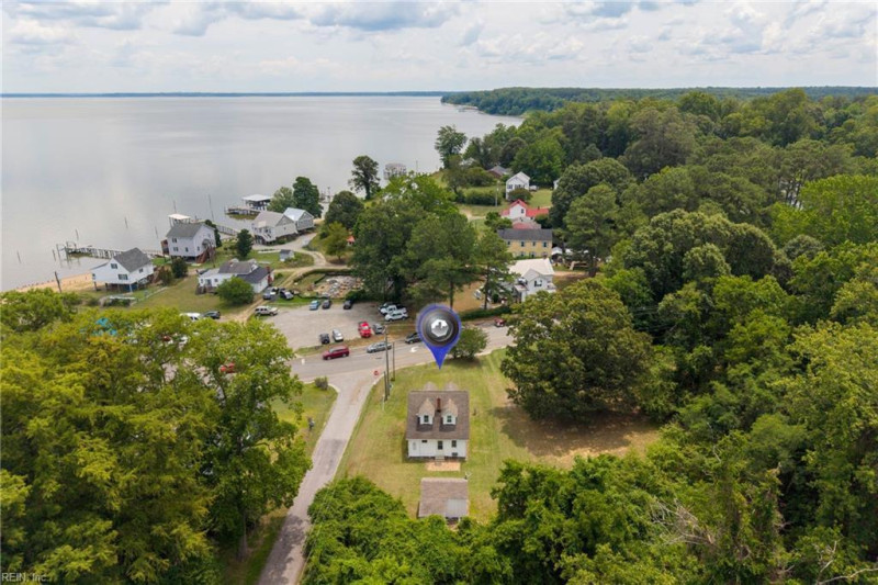 Photo 10 of 39 residential for sale in Surry County virginia