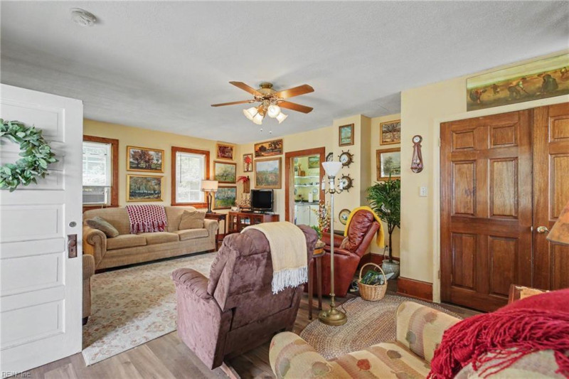 Photo 25 of 39 residential for sale in Surry County virginia