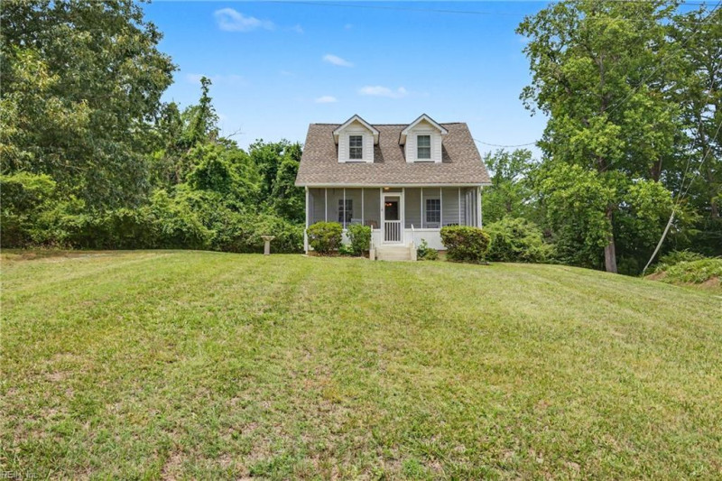 Photo 3 of 39 residential for sale in Surry County virginia