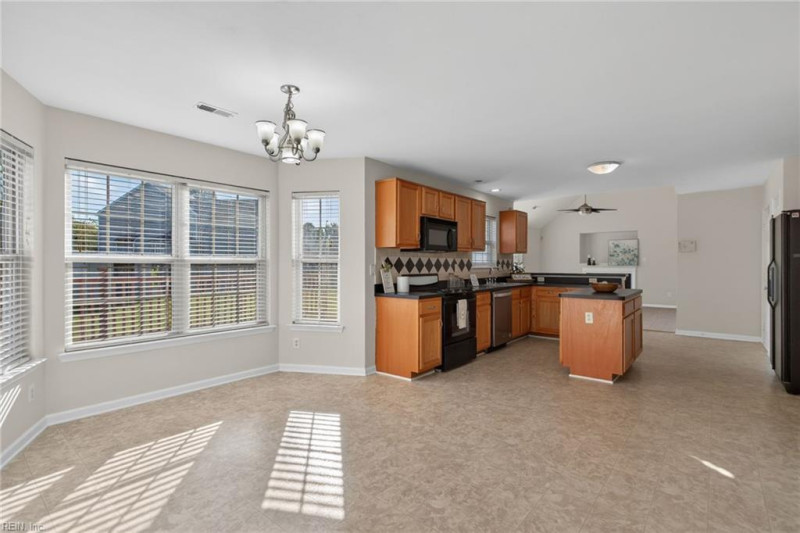 Photo 16 of 35 residential for sale in Suffolk virginia
