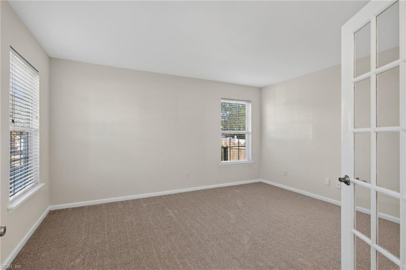 Photo 3 of 35 residential for sale in Suffolk virginia