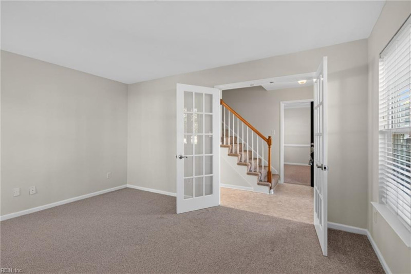 Photo 4 of 35 residential for sale in Suffolk virginia