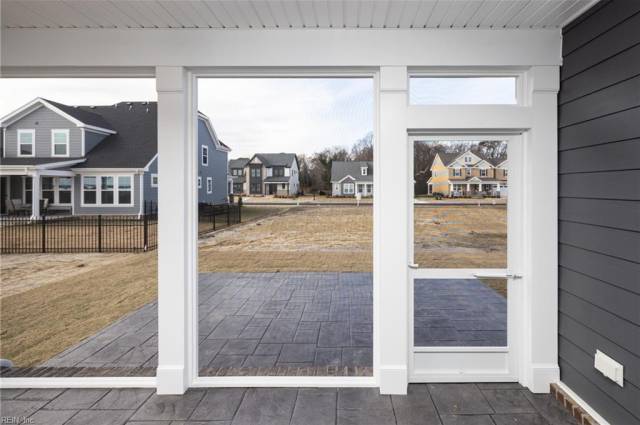 Similar Photo - Screened Porch Option
