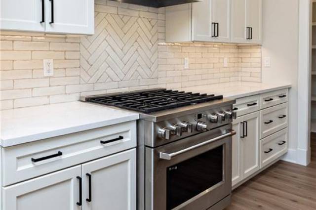 Similar Photo - Kitchen