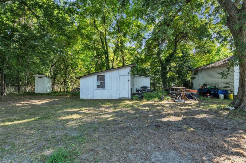 Photo 10 of 21 residential for sale in Isle of Wight County virginia