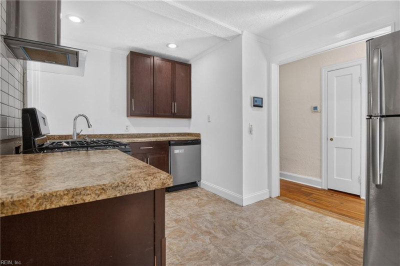 Photo 12 of 48 residential for sale in Norfolk virginia
