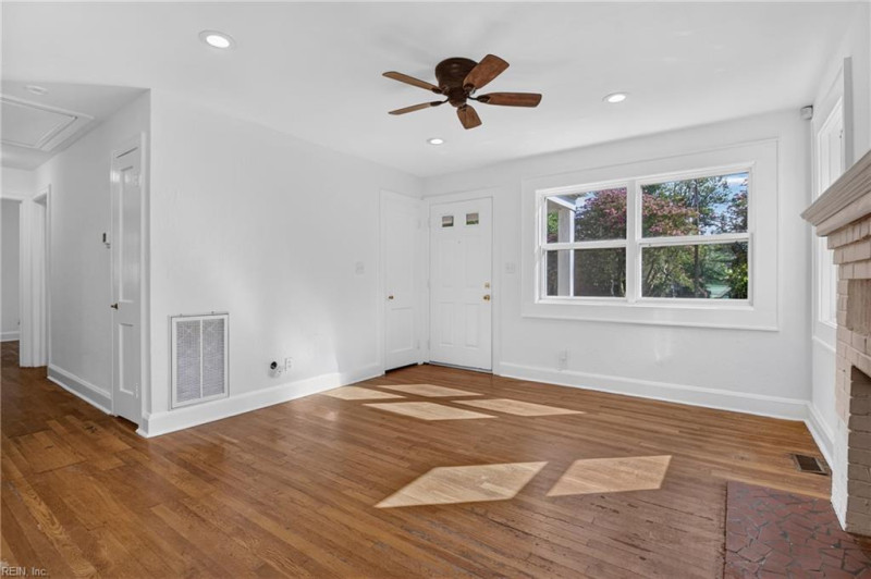 Photo 7 of 48 residential for sale in Norfolk virginia