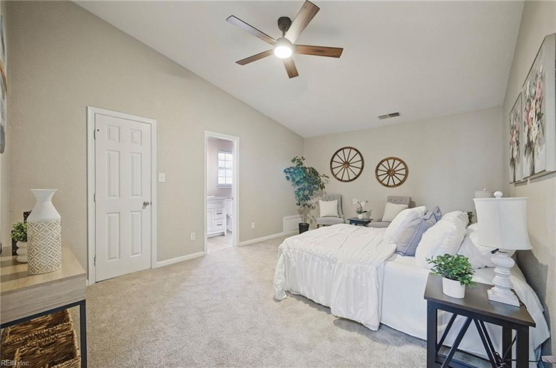 Photo 12 of 39 residential for sale in Virginia Beach virginia
