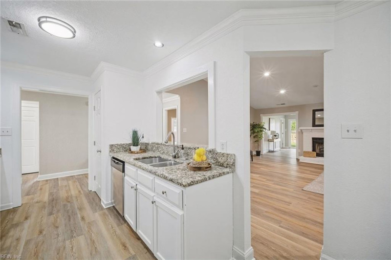 Photo 8 of 39 residential for sale in Virginia Beach virginia