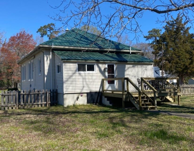 Photo 4 of 20 residential for sale in Isle of Wight County virginia