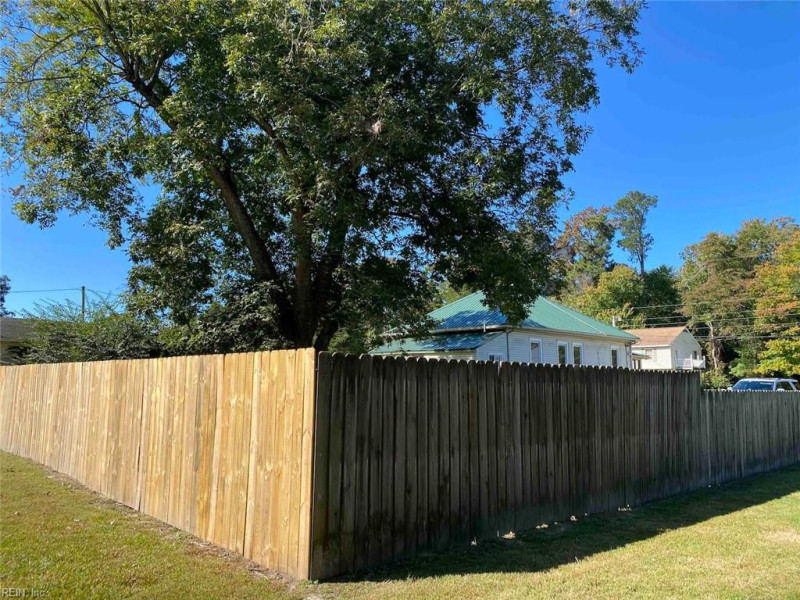 Photo 6 of 20 residential for sale in Isle of Wight County virginia