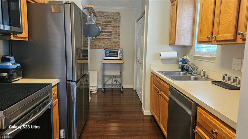 Photo 6 of 31 residential for sale in Norfolk virginia