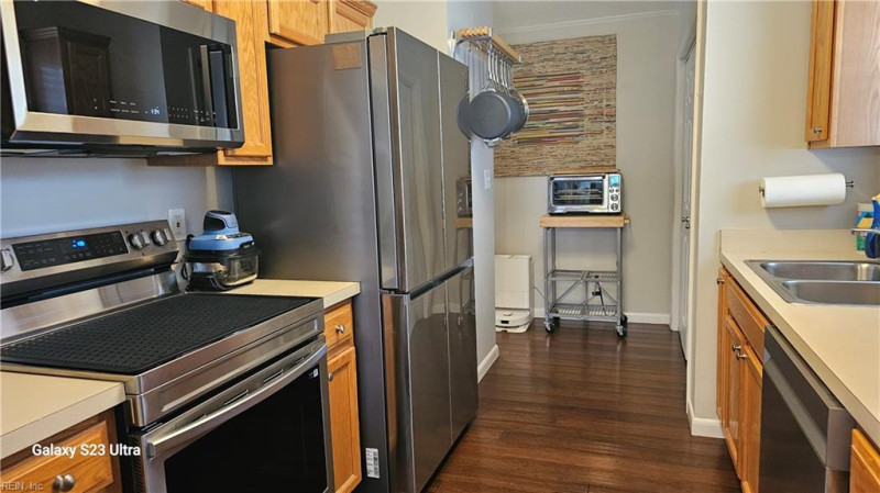 Photo 7 of 31 residential for sale in Norfolk virginia
