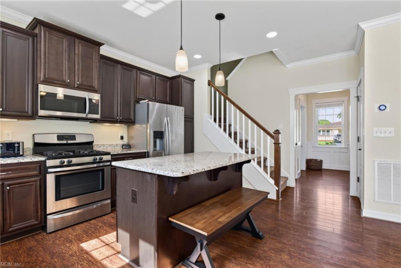 Photo 10 of 37 residential for sale in Chesapeake virginia