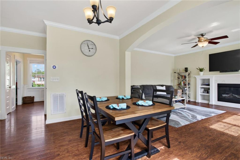 Photo 11 of 37 residential for sale in Chesapeake virginia