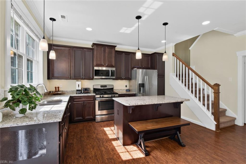 Photo 6 of 37 residential for sale in Chesapeake virginia