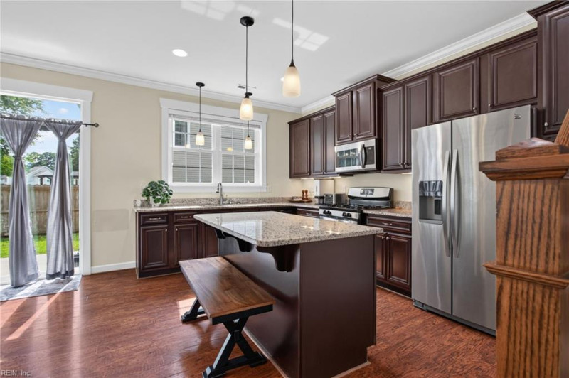 Photo 8 of 37 residential for sale in Chesapeake virginia