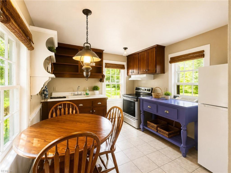 Photo 14 of 44 residential for sale in Middlesex County virginia