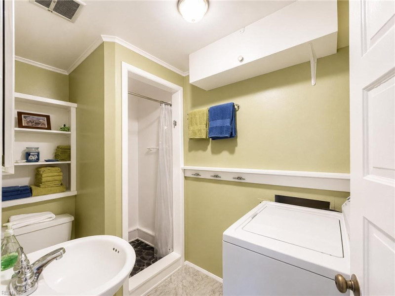 Photo 20 of 44 residential for sale in Middlesex County virginia