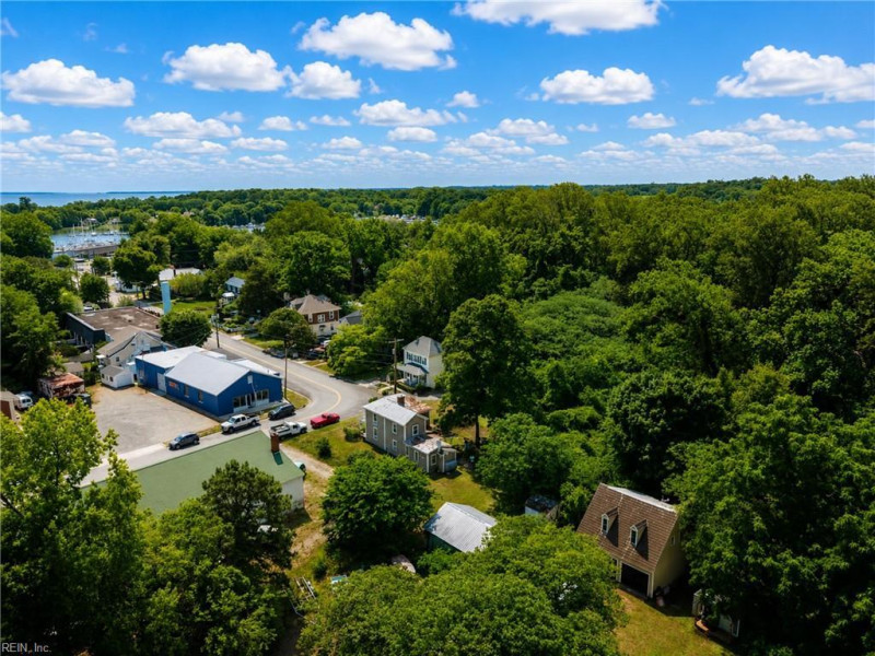 Photo 31 of 44 residential for sale in Middlesex County virginia
