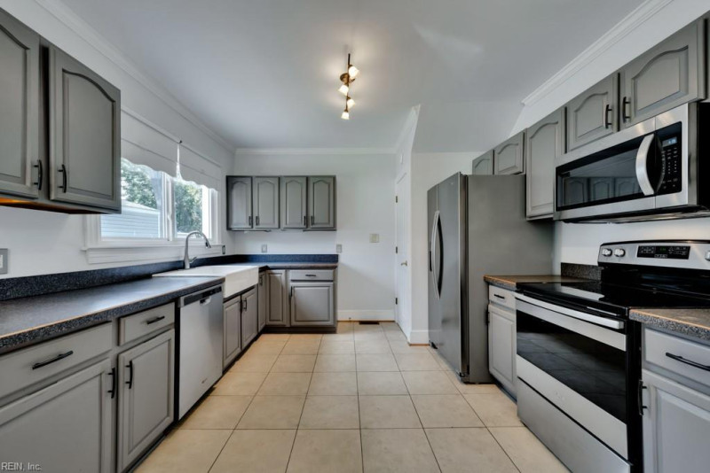 Photo 10 of 35 residential for sale in Hampton virginia
