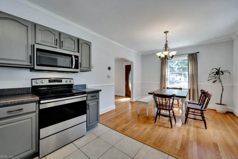 Photo 12 of 35 residential for sale in Hampton virginia