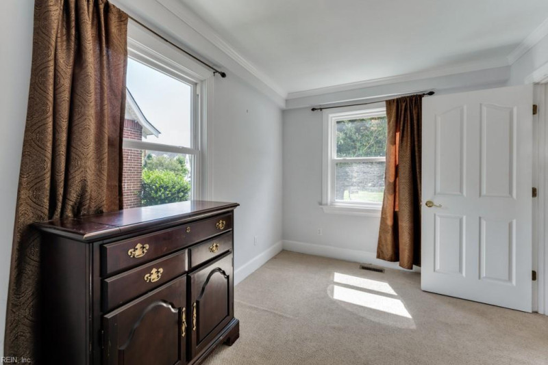 Photo 13 of 35 residential for sale in Hampton virginia