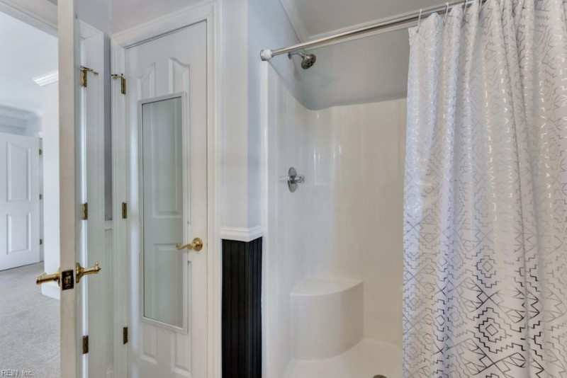 Photo 16 of 35 residential for sale in Hampton virginia