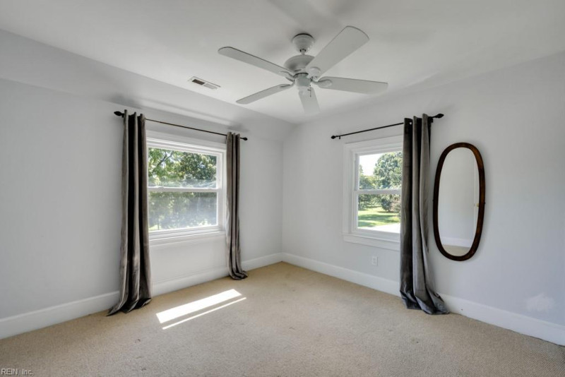 Photo 18 of 35 residential for sale in Hampton virginia